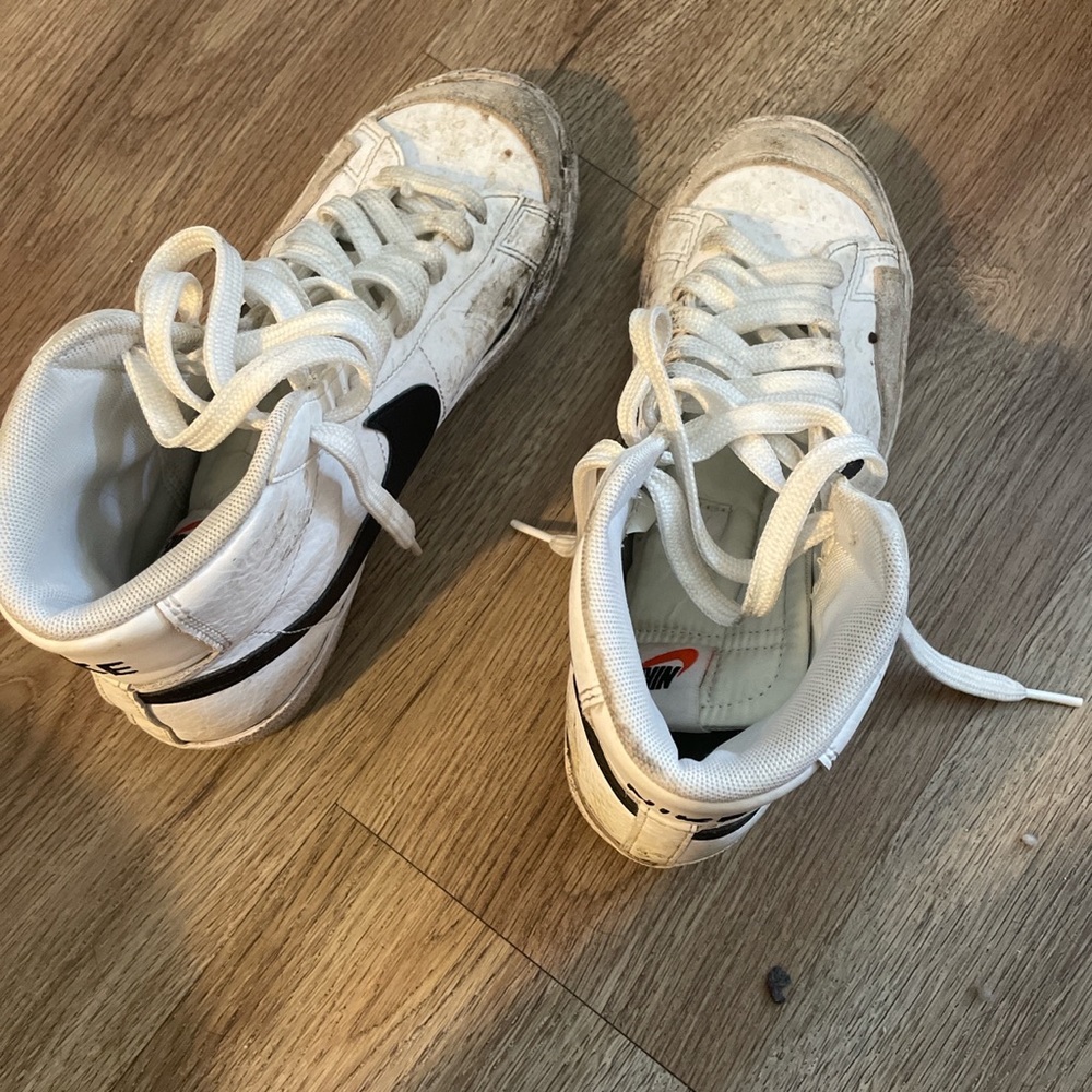 Nike Blazers Size 7! Can be cleaned up